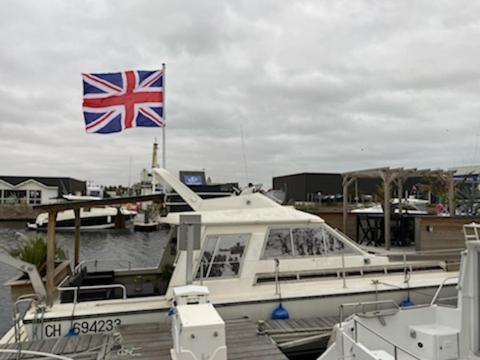 Hotel Magnifique Bateau Maison Ouistreham Exterior foto