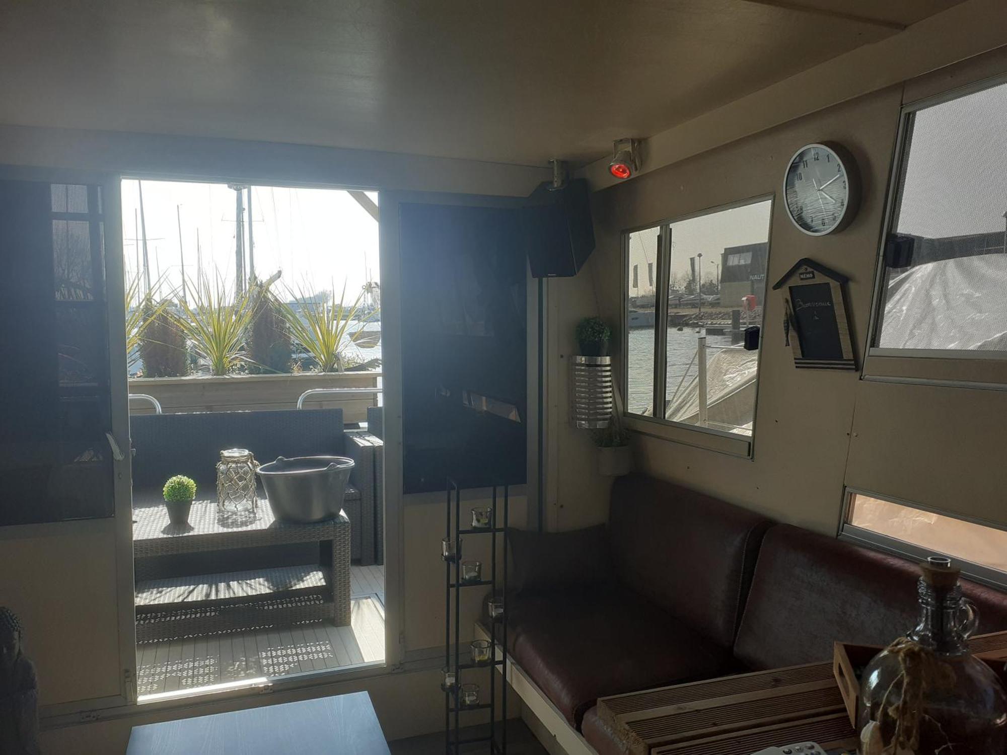 Hotel Magnifique Bateau Maison Ouistreham Exterior foto